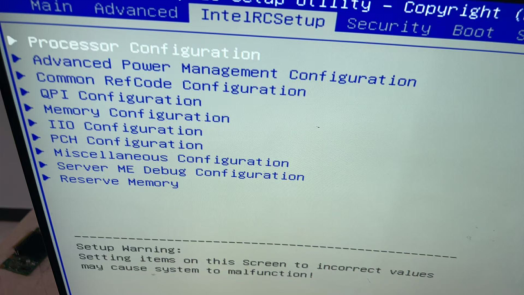 选择IntelRCSetup